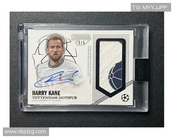 球星亲自抽取足球卡揭晓隐藏版球员,引爆收藏热潮与市场新动向